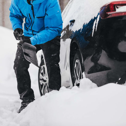 Lopata auto de zapada Fiskars Solid