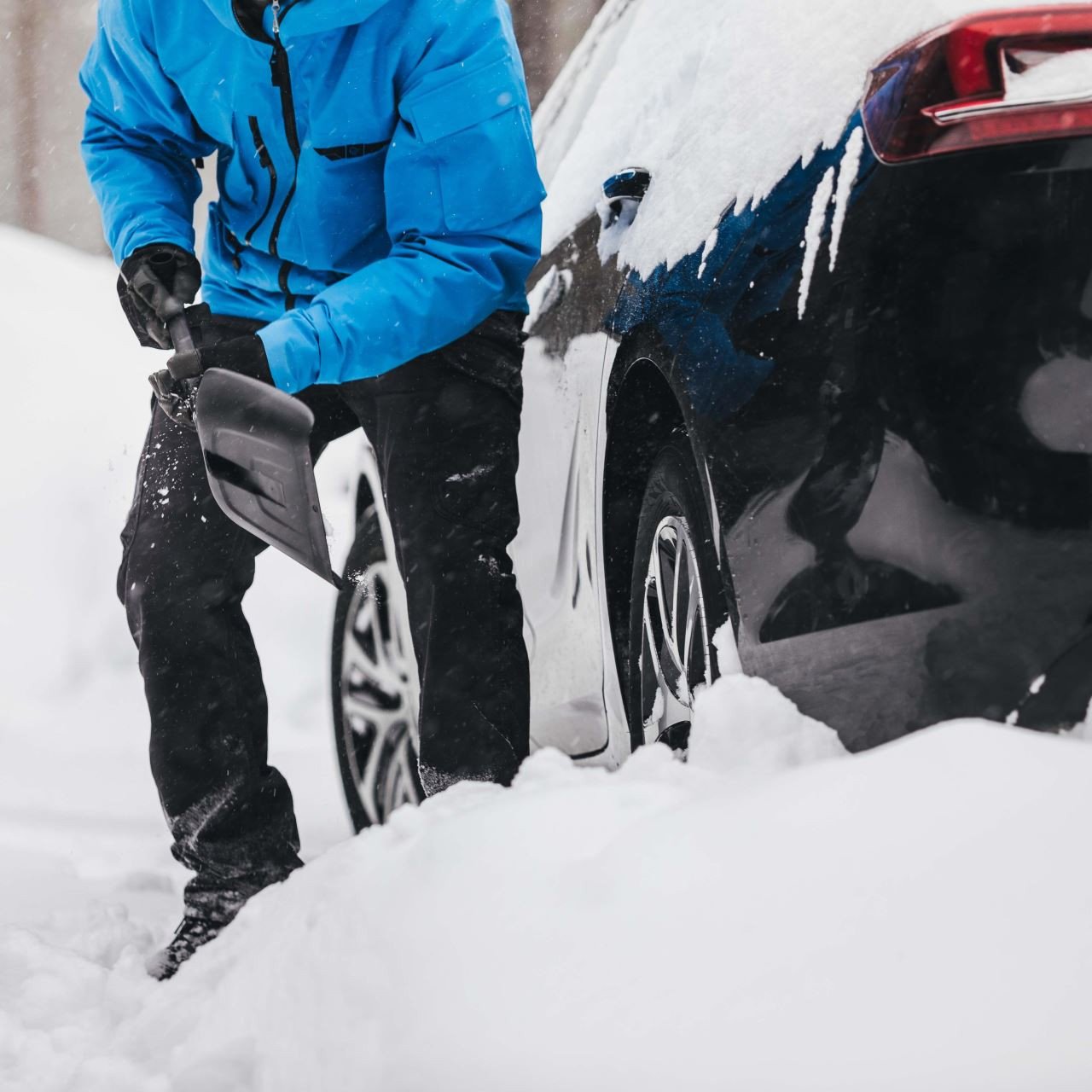 Lopata auto de zapada Fiskars Solid